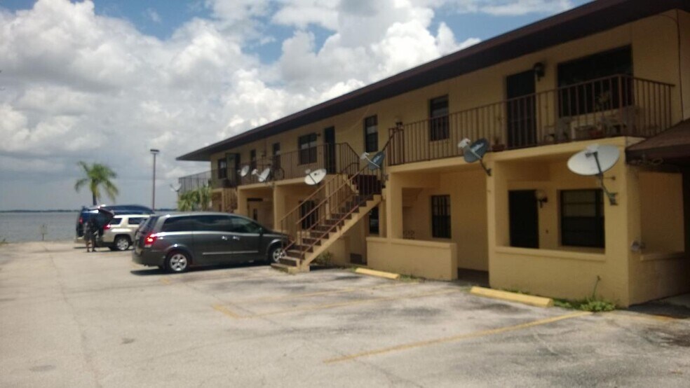 1025 Lakeview Dr, Sebring, FL à vendre - Photo du bâtiment - Image 3 de 3