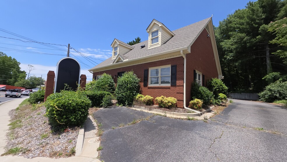 236 Atlanta Rd, Cumming, GA for lease - Building Photo - Image 2 of 19