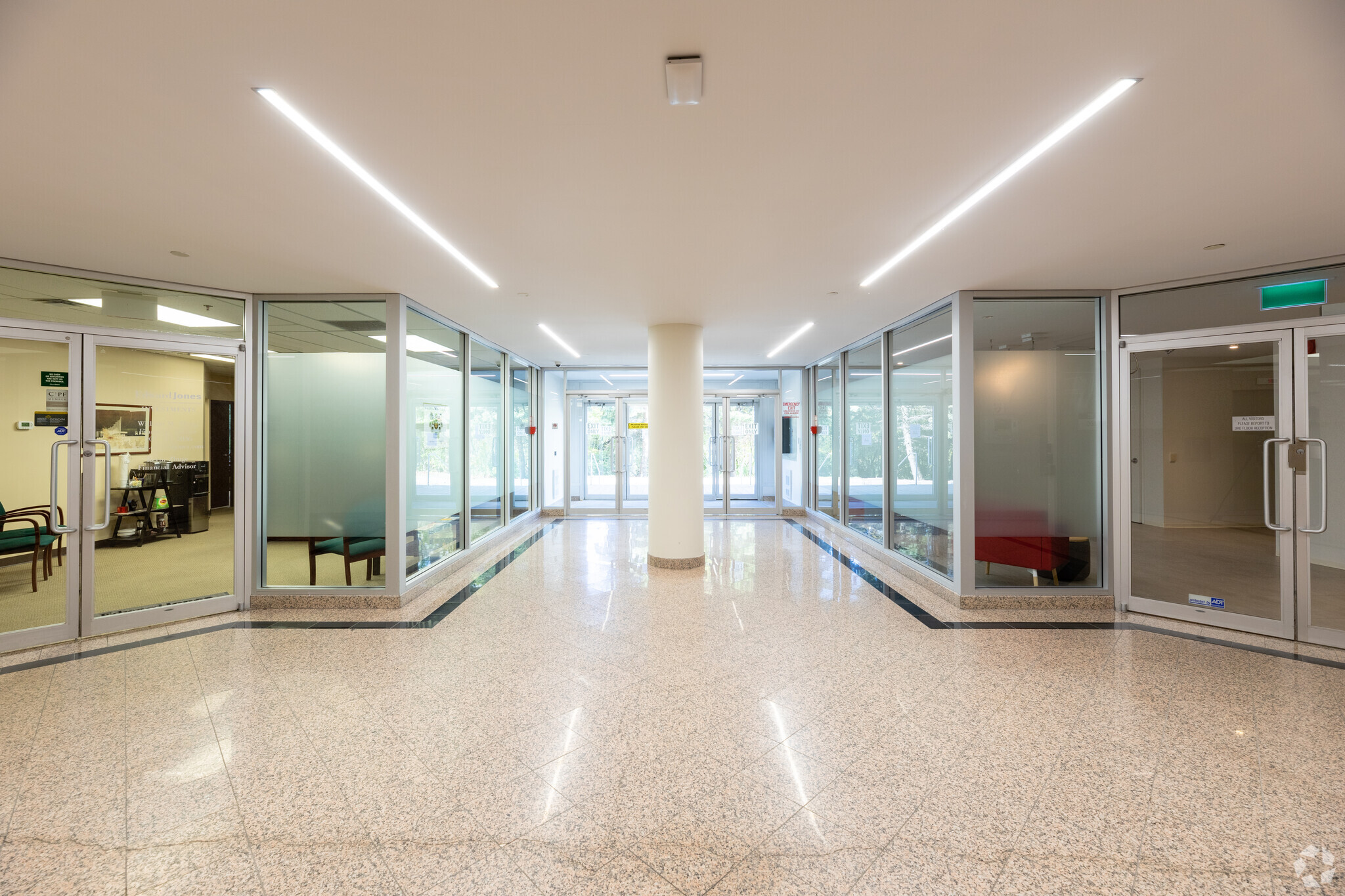 60 Columbia Way, Markham, ON for lease Lobby- Image 1 of 32