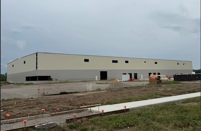25940 Commerce Dr, Defiance, OH à louer - Photo du bâtiment - Image 1 de 5