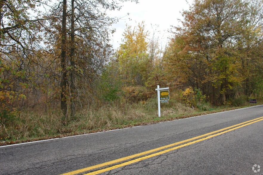 5071 Fishcreek Rd, Stow, OH à vendre - Photo du bâtiment - Image 2 de 2