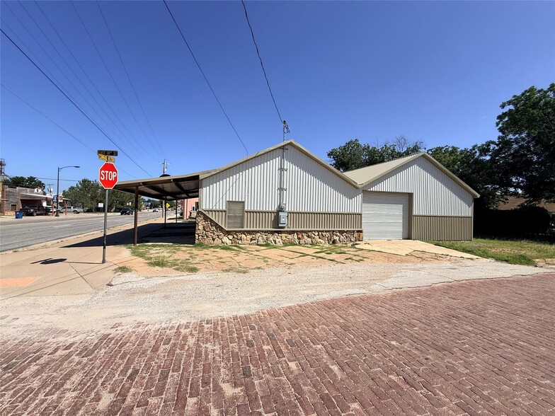 1309 Conrad Hilton Blvd, Cisco, TX for sale - Building Photo - Image 2 of 14
