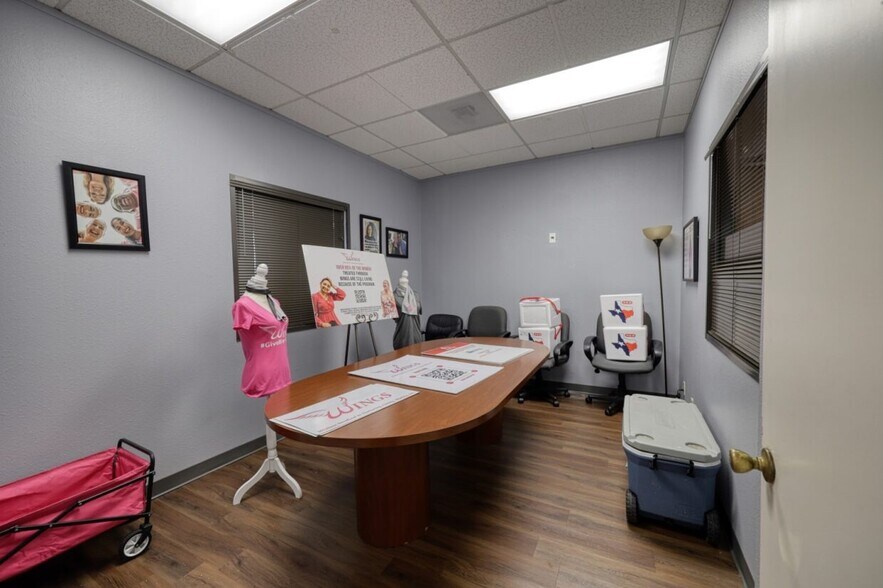 2929 Mossrock Dr, San Antonio, TX à louer - Photo intérieure - Image 2 de 36