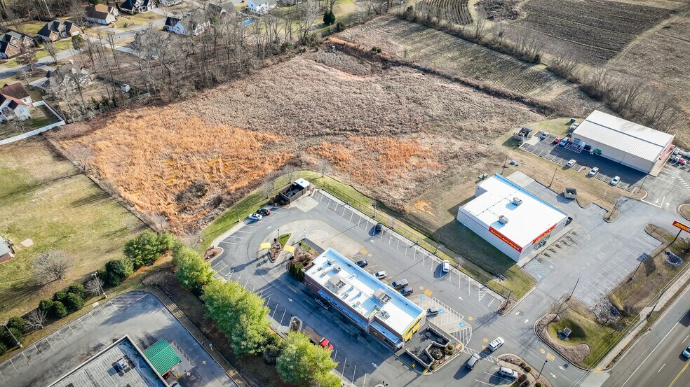 Highway 11E, Piney Flats, TN for sale - Building Photo - Image 2 of 16