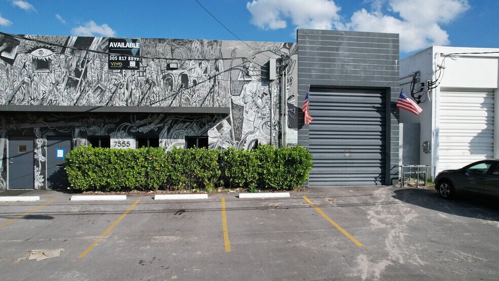 7555-7575 W 2nd Ct, Hialeah, FL à vendre - Photo du bâtiment - Image 3 de 61