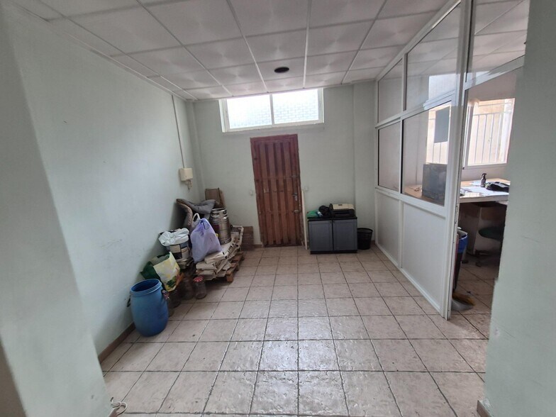 Commerce de détail dans Petrer à vendre - Photo du bâtiment - Image 2 de 13