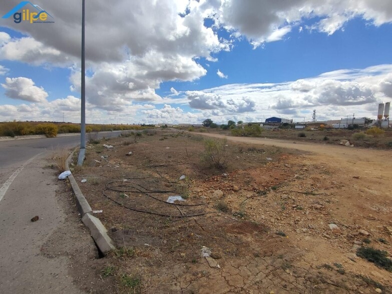 Land in Alcalá de Guadaíra, Sevilla for lease - Primary Photo - Image 2 of 5