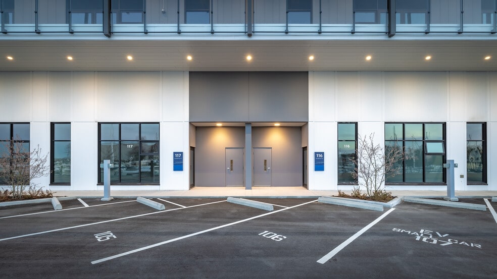 9123 Bentley St, Vancouver, BC for lease - Building Photo - Image 3 of 13