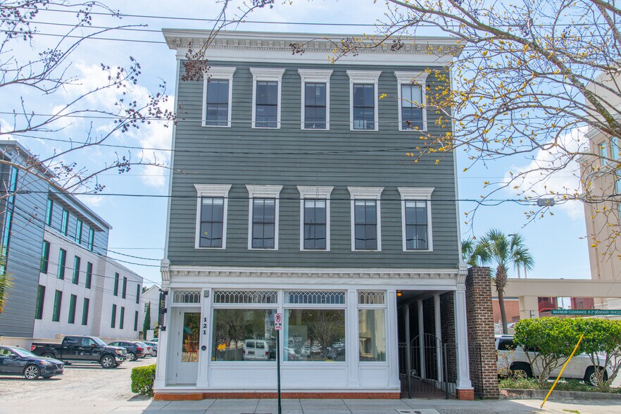 121 Calhoun St, Charleston, SC à louer - Photo du bâtiment - Image 2 de 14
