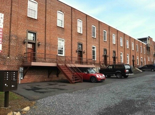 84 W Main St, Waynesboro, PA à vendre - Photo du bâtiment - Image 2 de 12