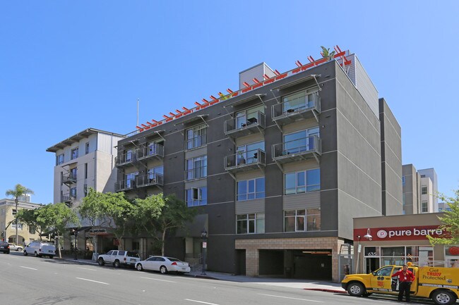 Plus de détails pour 707-777 G St, San Diego, CA - Commerce de détail à louer