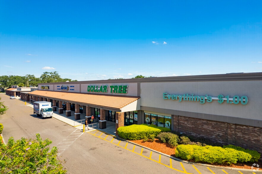 2402-2502 James L Redman Pky, Plant City, FL for lease - Building Photo - Image 1 of 9