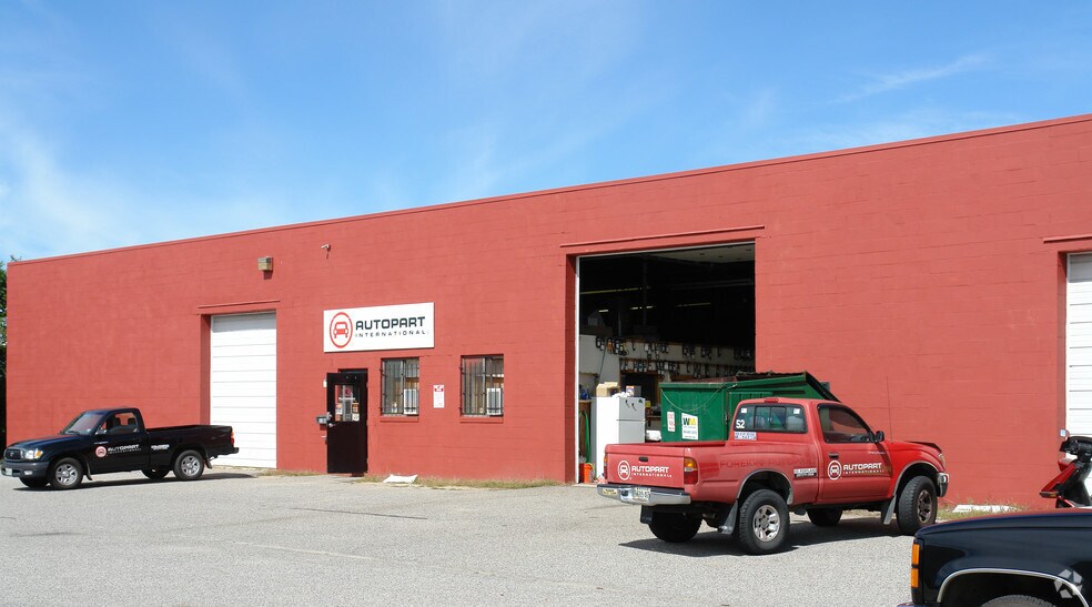 130 Thadeus St, South Portland, ME à louer - Photo du bâtiment - Image 2 de 2