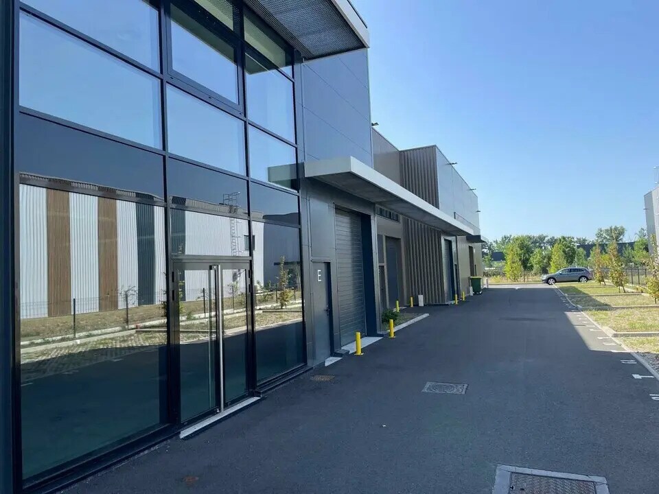 Flex in Mérignac for lease Building Photo- Image 1 of 13