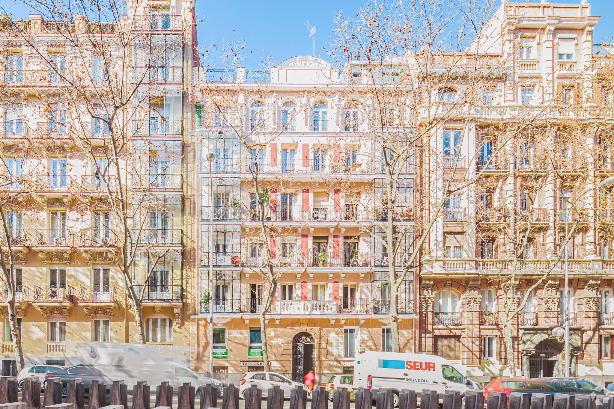 Multifamily in Madrid, MAD for sale Primary Photo- Image 1 of 2