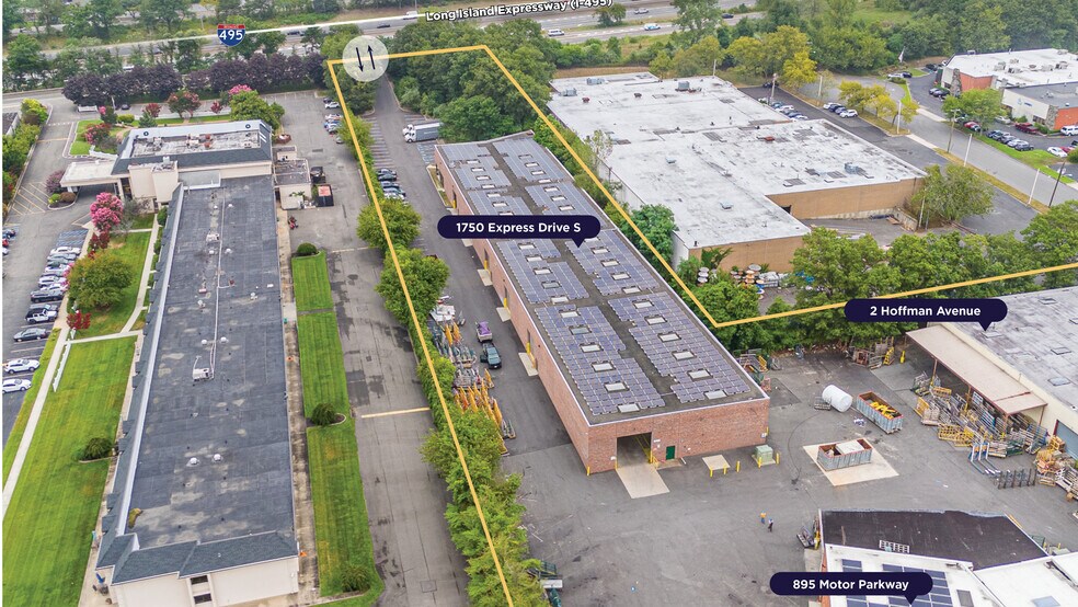 Hauppauge Industrial Portfolio portefeuille de 3 propriétés à vendre sur LoopNet.ca - Photo du bâtiment - Image 3 de 7