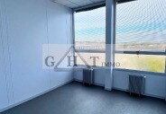 Office in Le Plessis-Belleville for lease - Interior Photo - Image 2 of 3