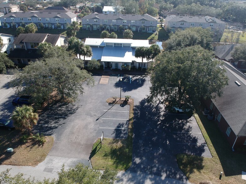 9066 Cypress Green Dr, Jacksonville, FL à vendre - Photo du bâtiment - Image 3 de 32