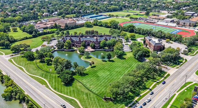 Plus de détails pour 1313 N Webb Rd, Wichita, KS - Bureau à louer