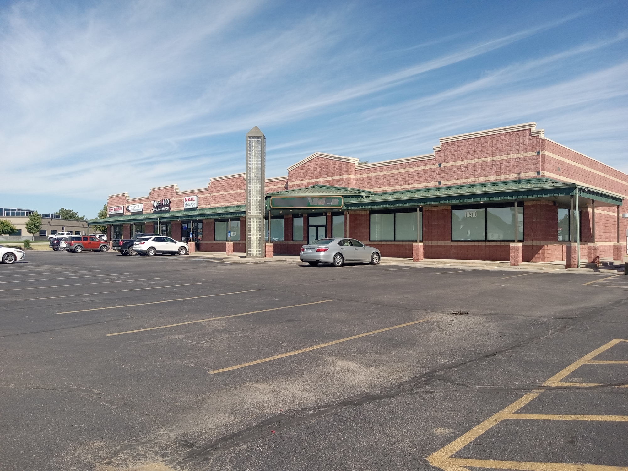 10410 W Maple St, Wichita, KS for lease Building Photo- Image 1 of 7