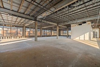 595 Pawtucket Blvd, Lowell, MA for lease Interior Photo- Image 2 of 15