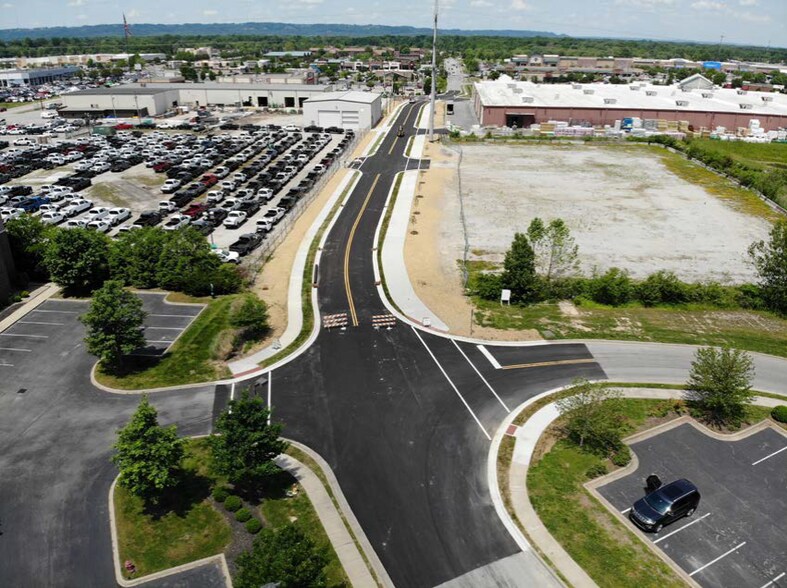 1630 Broadway St, Clarksville, IN à vendre - Photo du bâtiment - Image 1 de 12