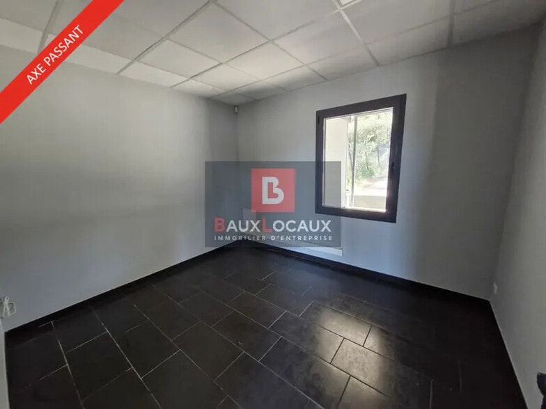 Land in Martigues for lease - Interior Photo - Image 2 of 3