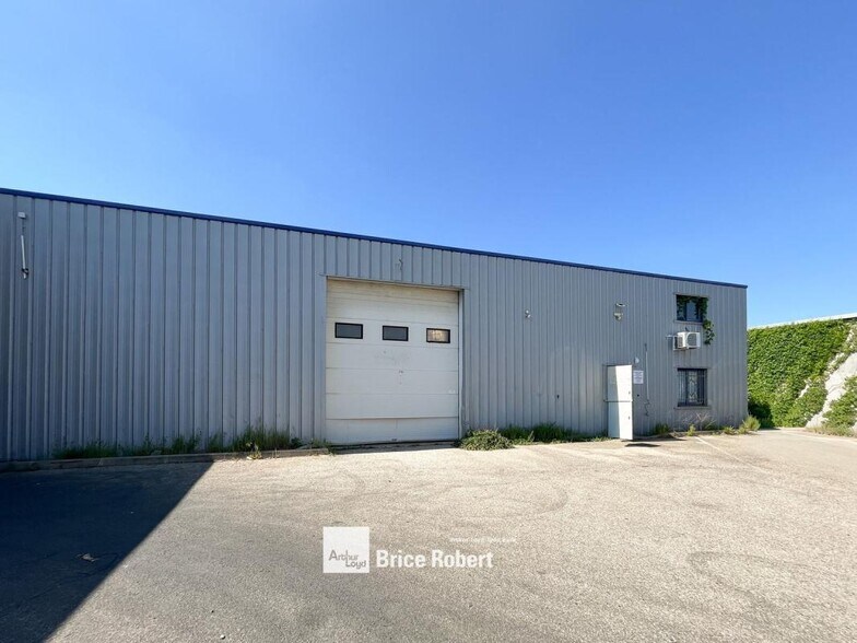 89 Rue Du Dauphiné, Saint-Priest à vendre - Photo du bâtiment - Image 1 de 4