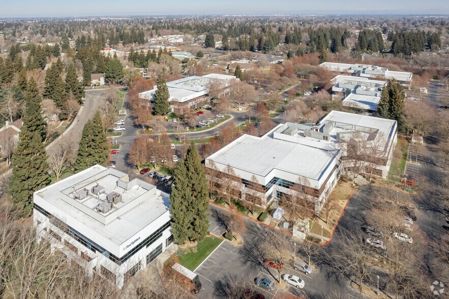 1755 Creekside Oaks Dr, Sacramento, CA à louer - Aérien - Image 3 de 7