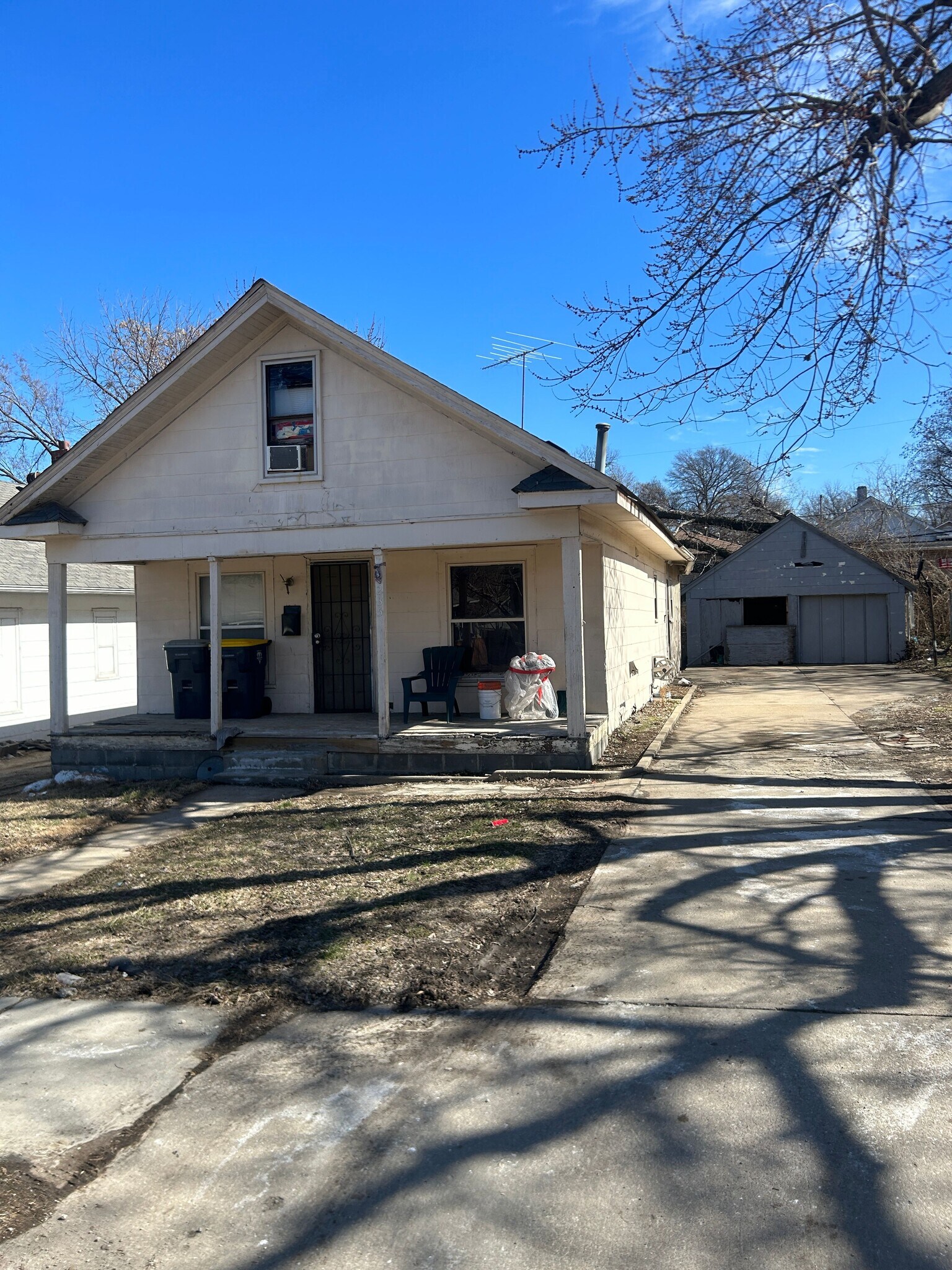 1235 Collins St, Kansas City, MO for sale Primary Photo- Image 1 of 2