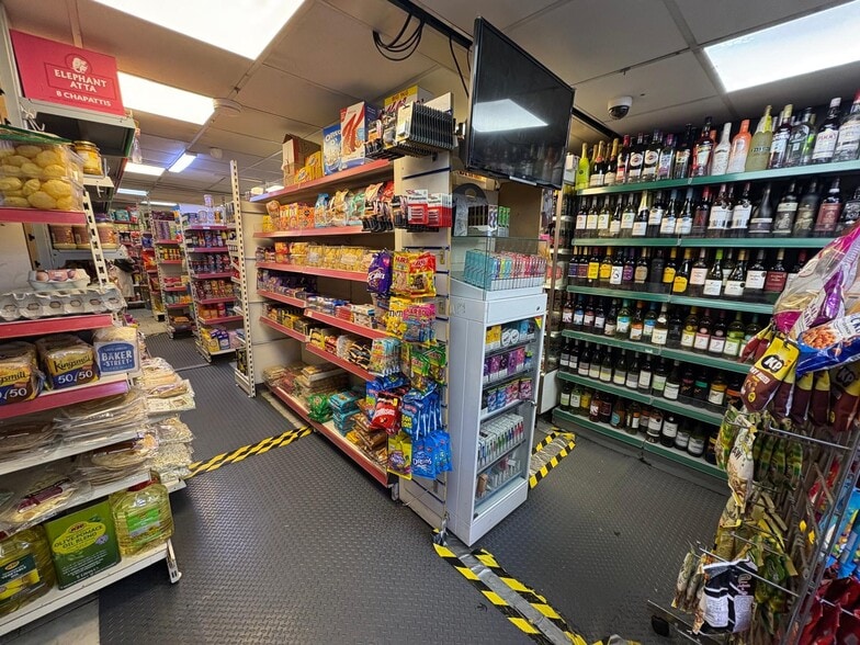 181 Norwood Rd, Southall à louer - Photo du bâtiment - Image 2 de 5