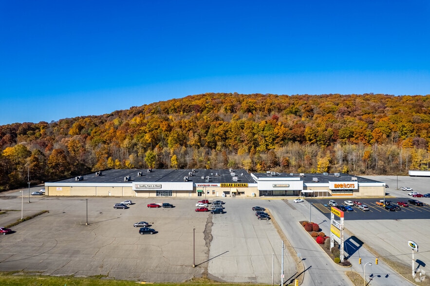 697 Allegheny Blvd, Franklin, PA for lease - Building Photo - Image 1 of 13