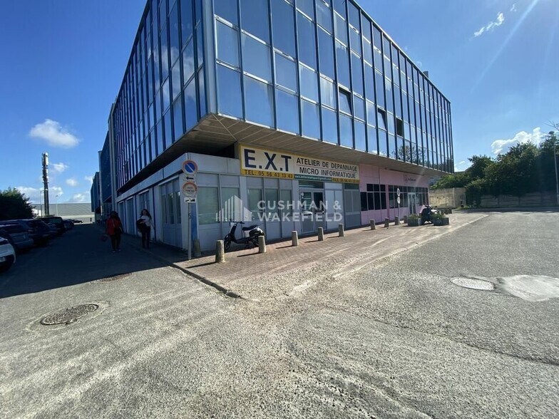 Retail in Mérignac for lease - Building Photo - Image 2 of 12