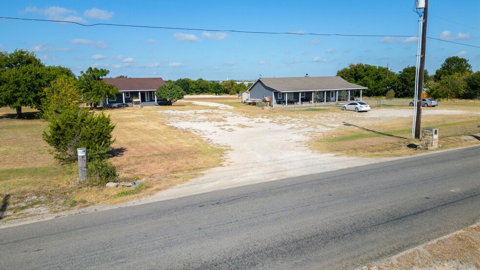 3464 County Road 100, Hutto, TX for lease - Building Photo - Image 3 of 14
