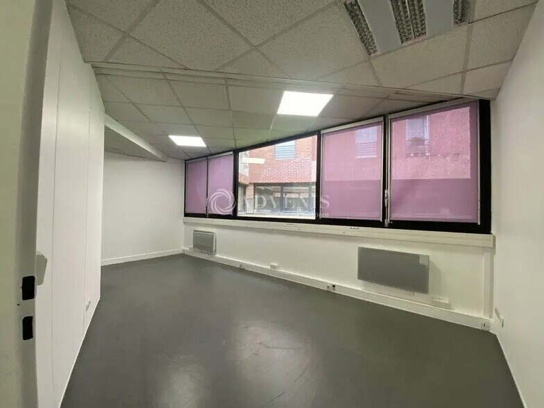 Bureau dans Le Kremlin-Bicêtre à louer - Photo intérieure - Image 3 de 12