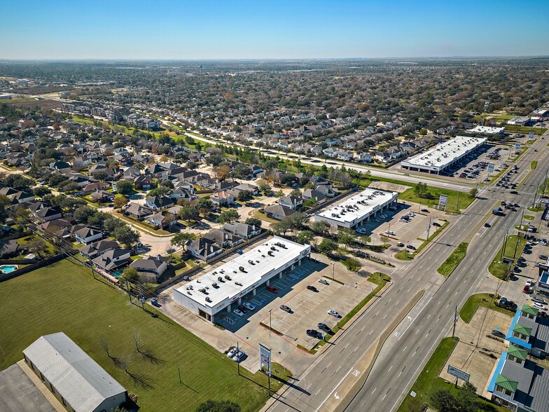 17301-17319 FM 529 Rd, Houston, TX for lease - Building Photo - Image 2 of 16