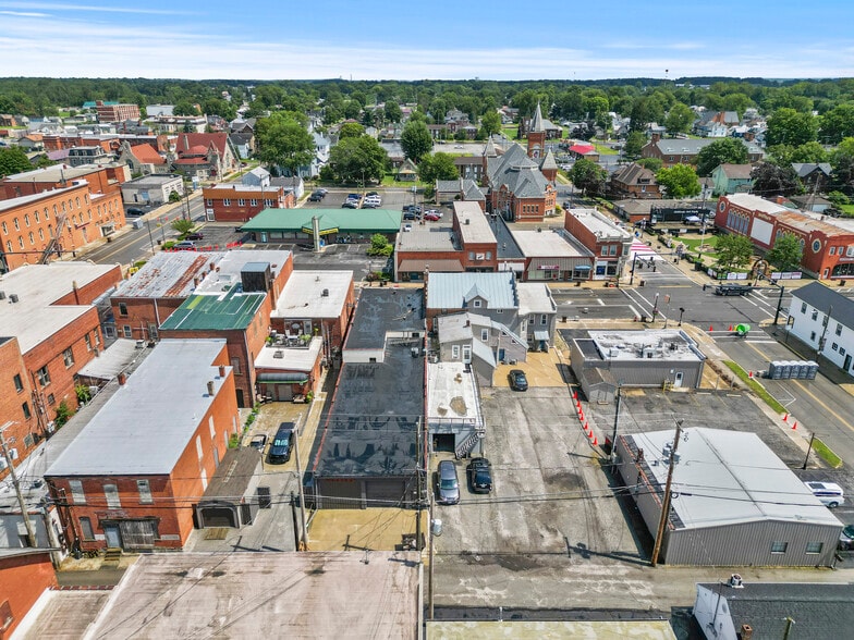 225 S Sandusky Ave, Bucyrus, OH à vendre - Photo du bâtiment - Image 3 de 22