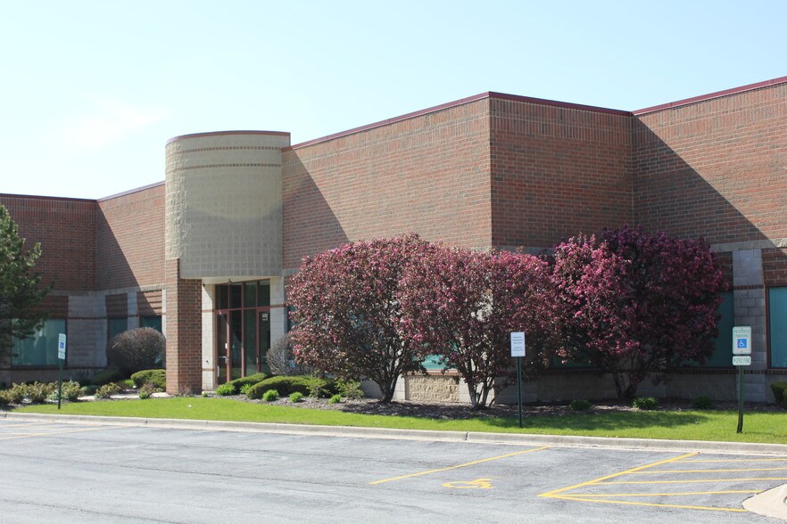 8200 W 185th St, Tinley Park, IL à louer - Photo du bâtiment - Image 3 de 12