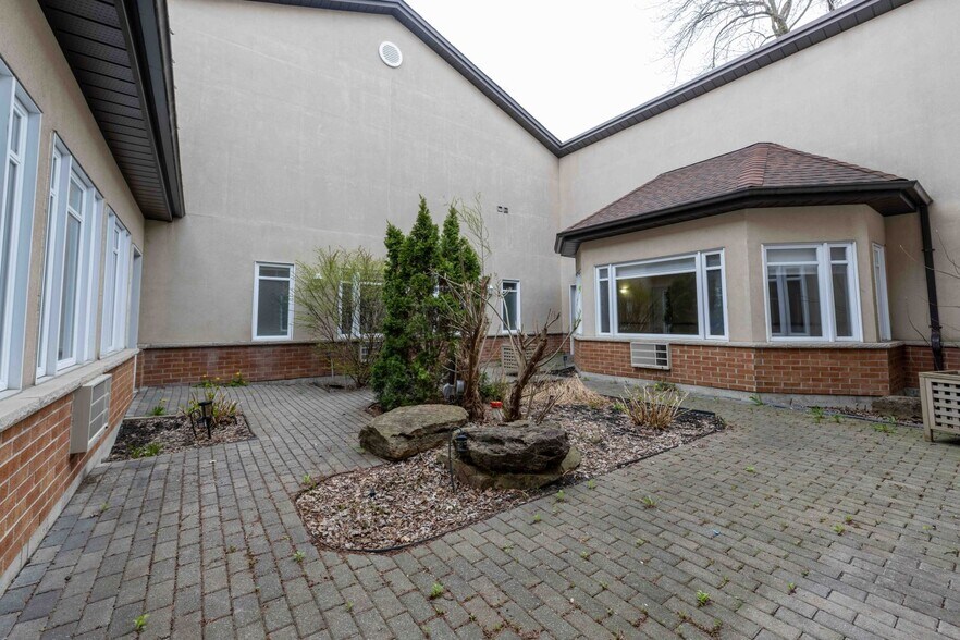11810 Av Du Bois-De-Boulogne, Montréal, QC for sale - Building Photo - Image 3 of 9