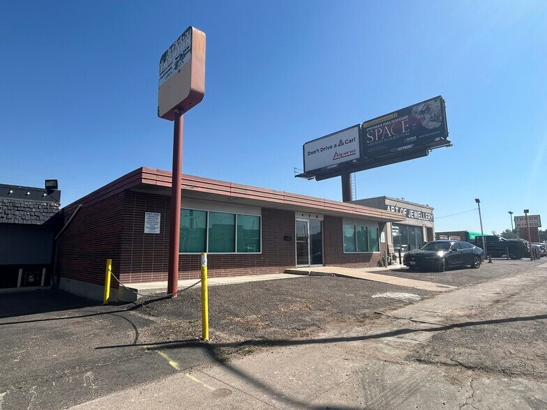 420 S Federal Blvd, Denver, CO à vendre - Photo du bâtiment - Image 2 de 38