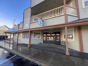 178 S Elm St, Sisters, OR à louer Photo intérieure- Image 2 de 15