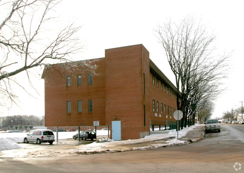 171 Market Sq, Newington, CT à vendre - Photo du bâtiment - Image 3 de 32