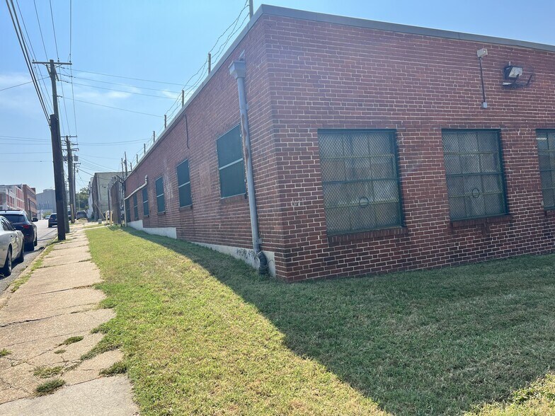 2141 Kennedy Ave, Baltimore, MD à vendre - Photo du bâtiment - Image 3 de 24