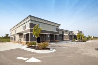 18203 W 101st St, Lenexa, KS à louer Photo intérieure- Image 1 de 1