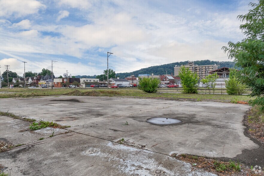 700 Constitution Blvd, New Kensington, PA à vendre - Photo du bâtiment - Image 3 de 19