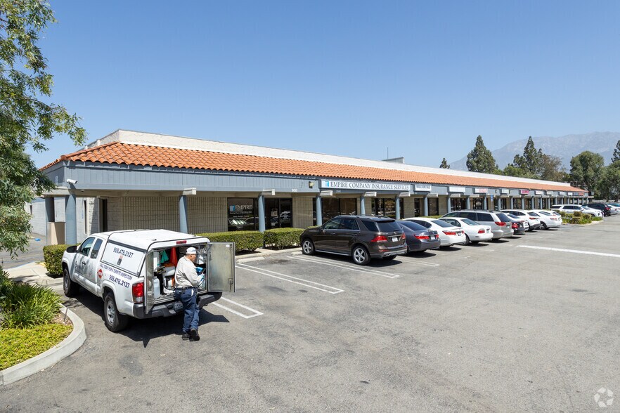 9016-9050 Archibald Ave, Rancho Cucamonga, CA for lease - Building Photo - Image 2 of 4