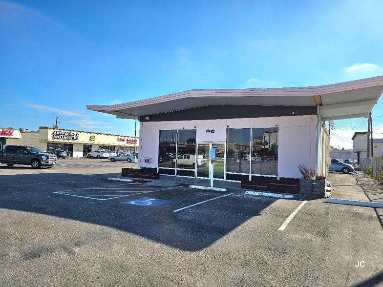 11526 Bellaire Blvd, Houston, TX for lease - Building Photo - Image 2 of 12