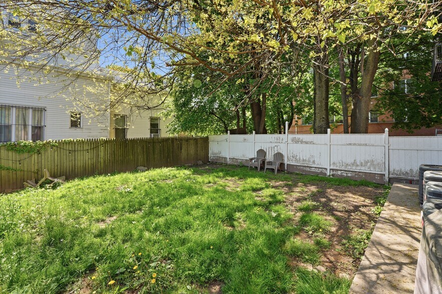 386 Bergen Ave, Jersey City, NJ à vendre - Photo du bâtiment - Image 2 de 31