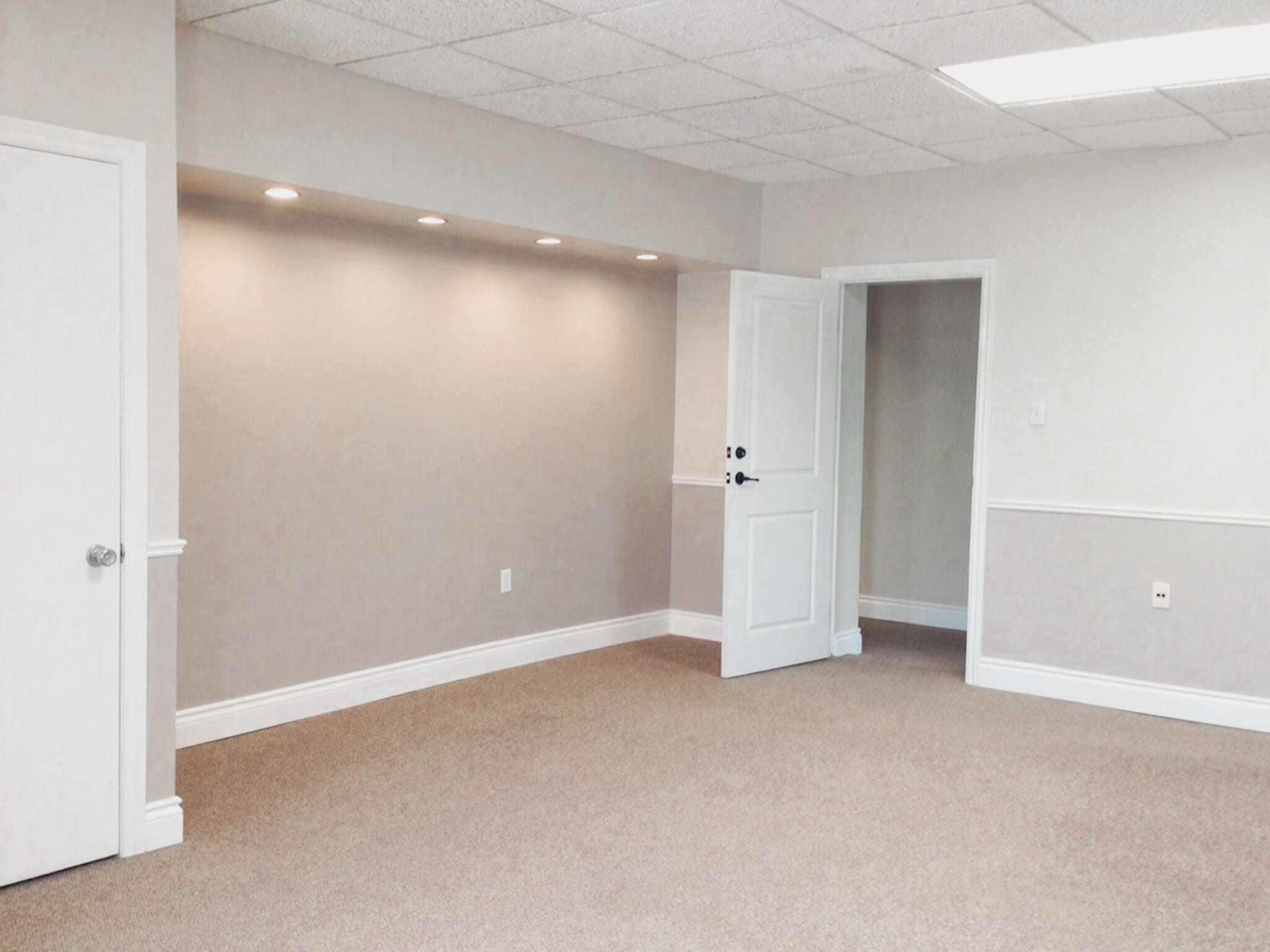 1124 Gainsborough Rd, London, ON for lease Interior Photo- Image 1 of 2