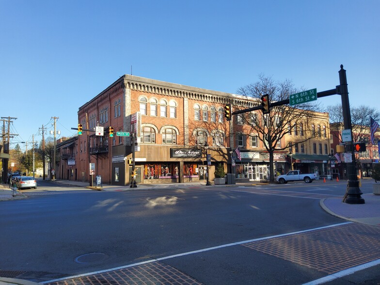 586 Main St, Stroudsburg, PA for sale - Primary Photo - Image 1 of 1